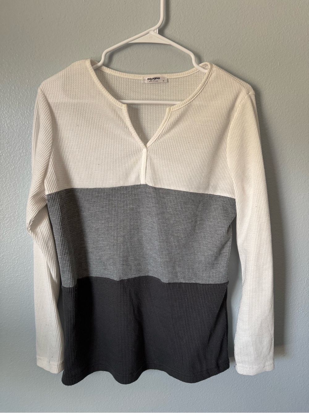 ZEAGOO Women’s Color Block Waffle Knit Long Sleeve Top Size Medium Gray White
